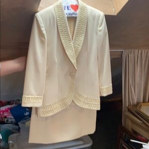 2 piece women’s suit